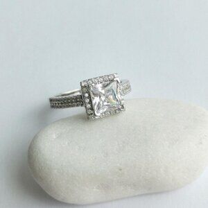 Sterling Silver princess  cut square CZ Ring with Halo size 6 🆕